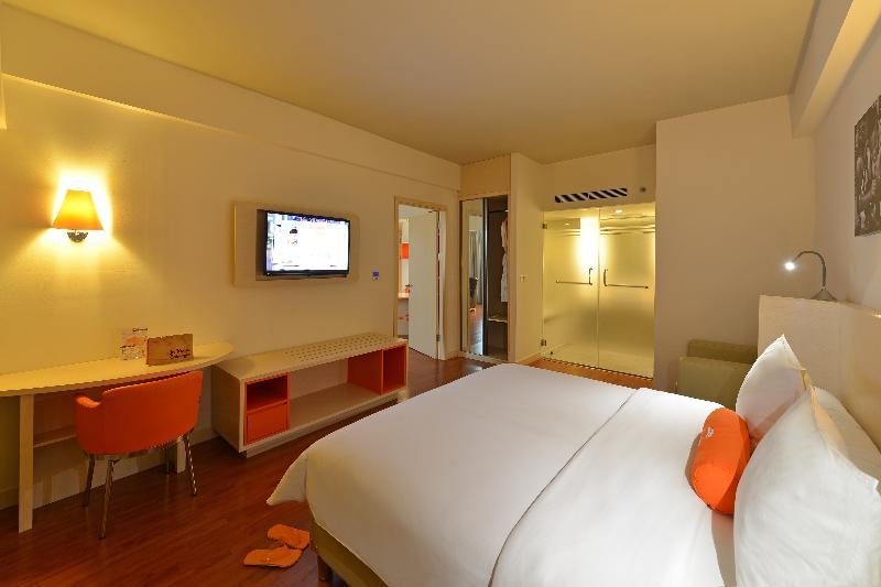 Harris Hotel & Conventions Ciumbuleuit Bandung Exterior photo